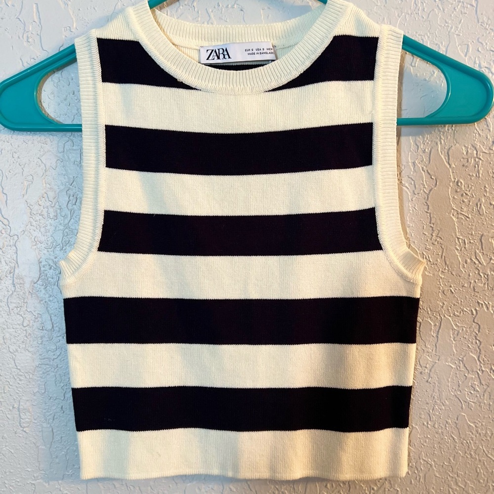 Zara vest shirt. Navy and cream colored